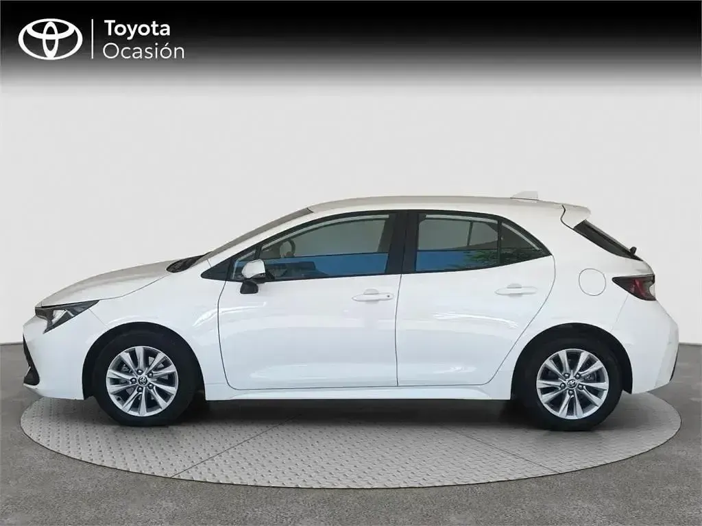 Usado Toyota Corolla Active 140 CV (102 kW) 2024 Blanco Monovolumen
