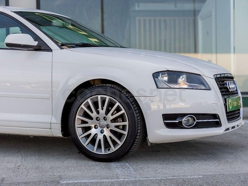 Usado Audi A3 Ambition 105 CV (77 kW) 2011 Blanco Utilitario