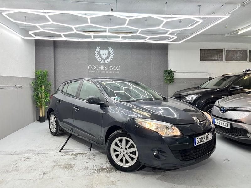 Usado Renault Mégane Dynamique 110 CV (80 kW) 2011 Blanco Berlina