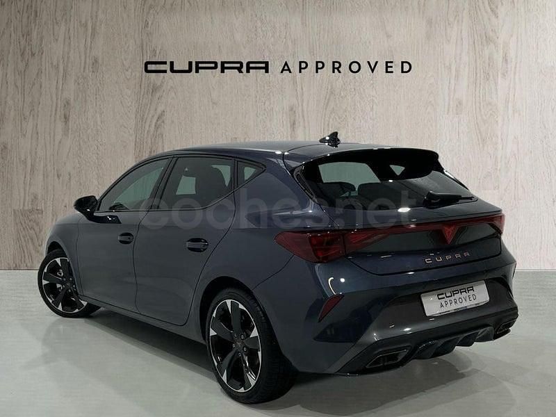 Usado Cupra Leon 150 CV (110 kW) 2025 Gris / plata Berlina