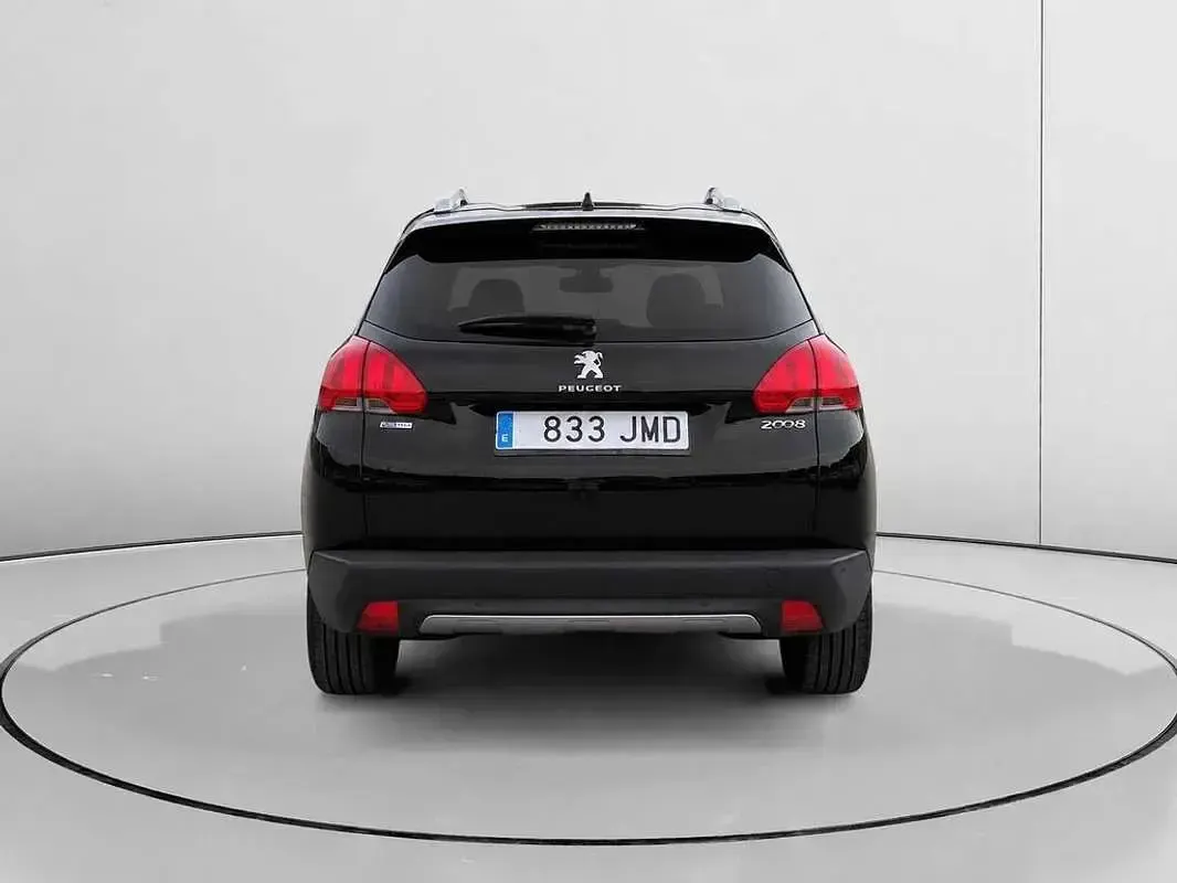 Usado Peugeot 2008 Allure 131 CV (96 kW) 2016 Negro SUV