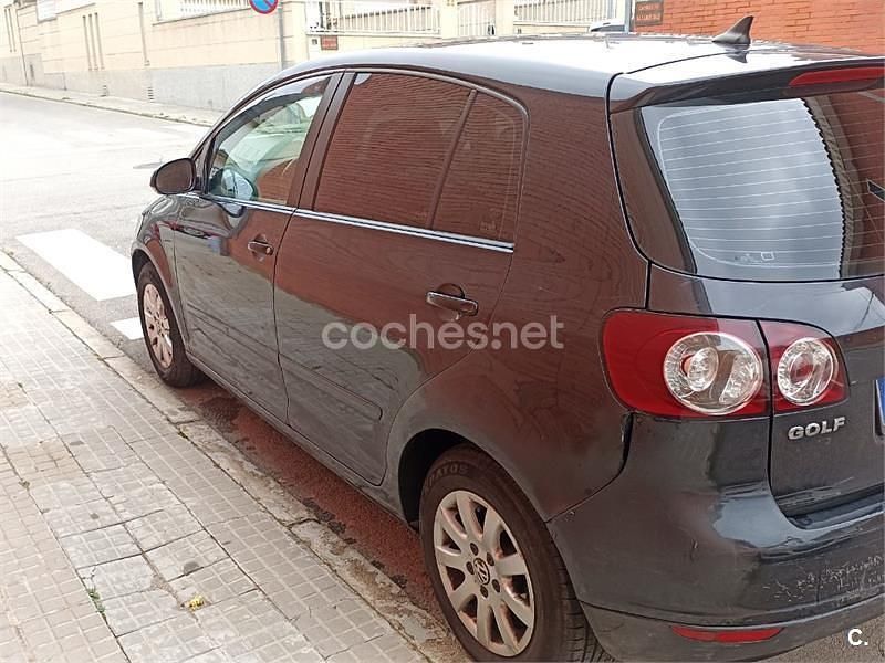 Usado VW Golf Plus Cross Highline 105 CV (77 kW) 2006 Granate Monovolumen