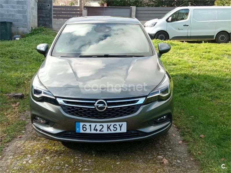 Gris / plata Usado 2019 Opel Astra Berlina | 14.500 € (Precio justo) - Imagen 1/4
