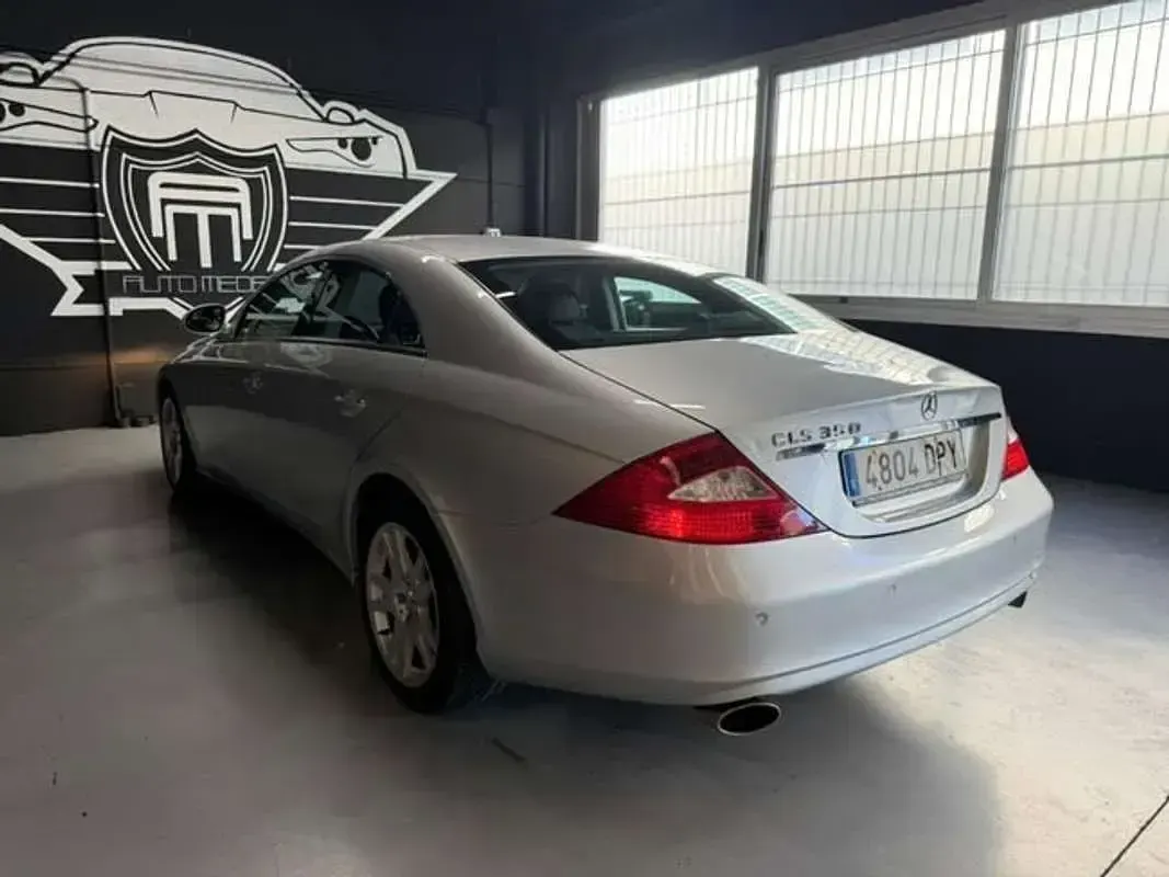 Usado Mercedes CLS350 272 CV (200 kW) 2005 Plateado Coupe