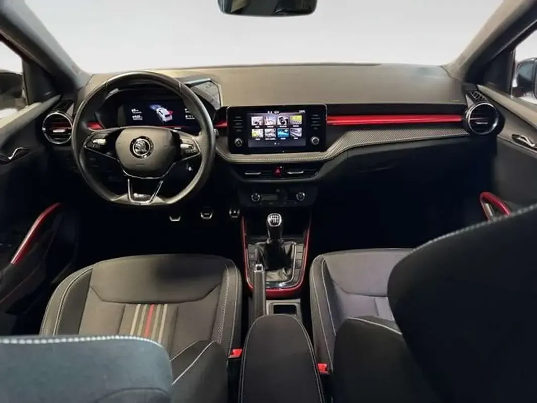 Usado Skoda Fabia Monte Carlo 110 CV (80 kW) 2022 Rojo Utilitario