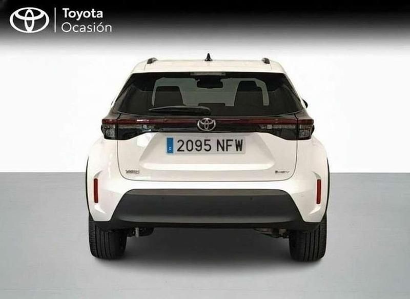 Nuevo Toyota Yaris Cross Active 132 CV (97 kW) 2025 Blanco SUV