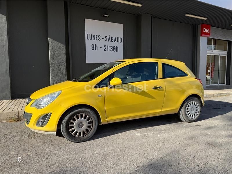 Usado Opel Corsa Essentia 65 HP (47 kW) 2012 Amarelo Citadino