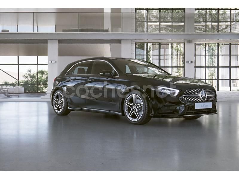 Usado Mercedes A200 AMG line 150 CV (110 kW) 2021 Nachtschwarz  unilack Berlina