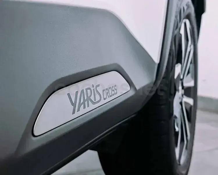 Usado Toyota Yaris Cross Active 116 CV (85 kW) 2022 Blanco SUV