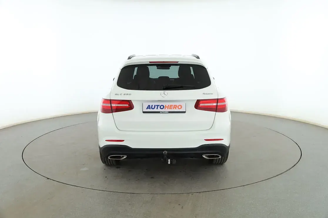 Usado Mercedes GLC250 AMG line 211 CV (155 kW) 2018 Gris SUV