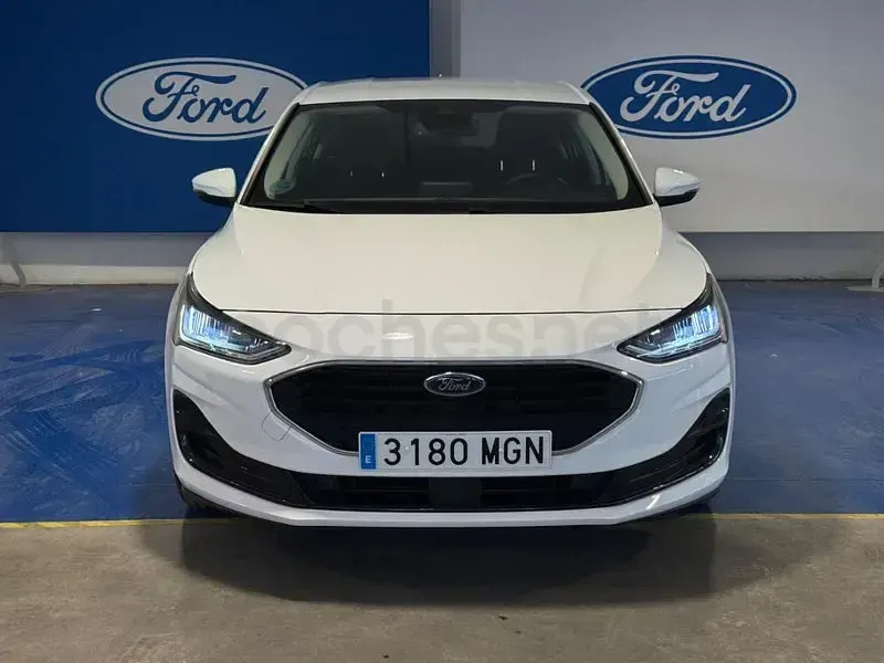 Usado Ford Focus Trend 120 CV (88 kW) 2023 Blanco Berlina