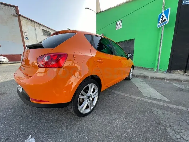 Usado Seat Ibiza Sport 105 CV (77 kW) 2009 Naranja Berlina