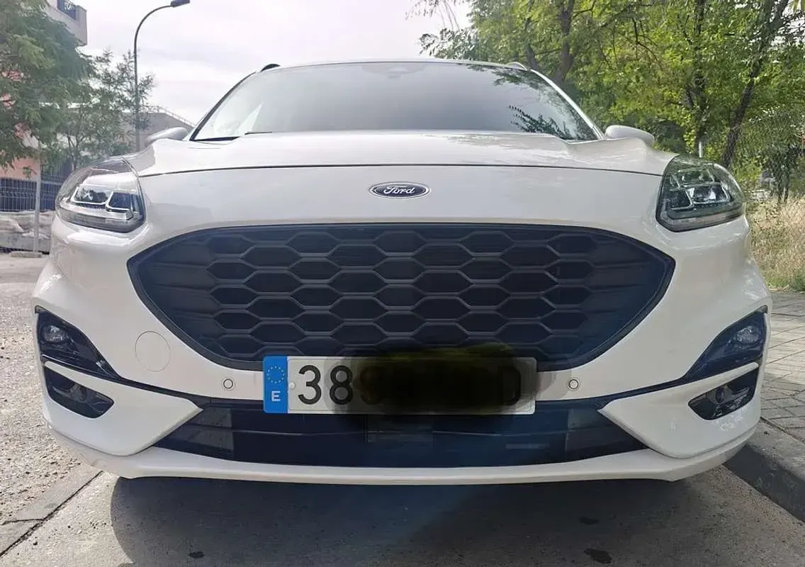 Usado Ford Kuga ST-Line 226 CV (166 kW) 2022 Blanco SUV