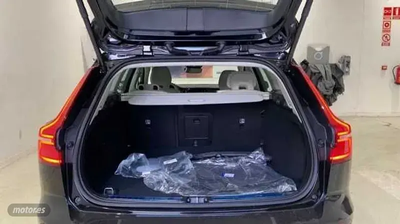 Nuevo Volvo V60 Core 2026 Negro Familiar