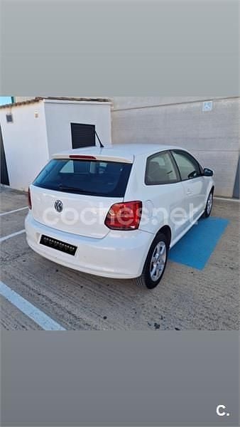 Usado VW Polo Advance 70 CV (51 kW) 2013 Blanco Utilitario
