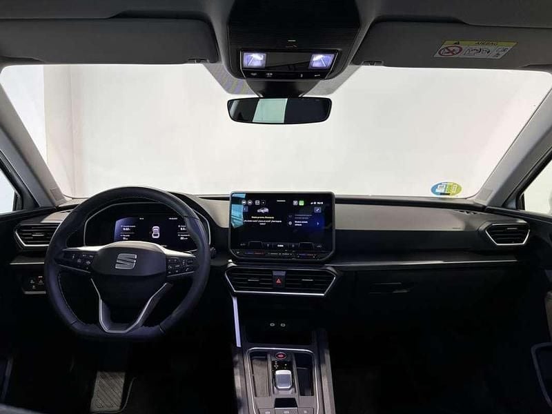 Usado Seat Leon Style 116 CV (85 kW) 2025 Gris Utilitario