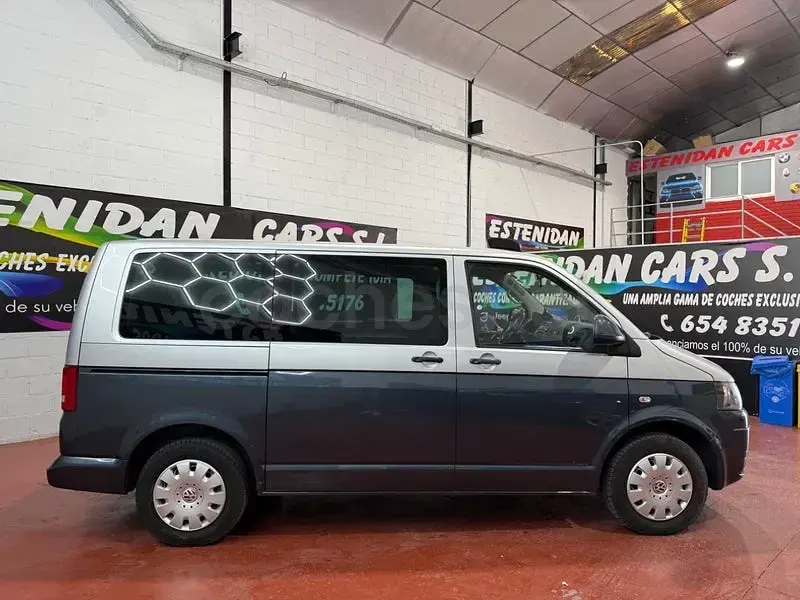 Usado VW Multivan Startline 140 CV (102 kW) 2010 Gris / plata Monovolumen
