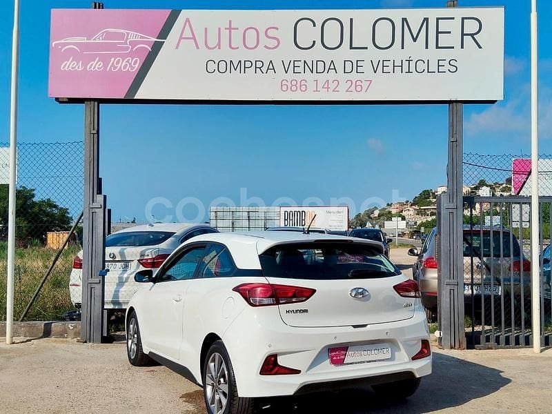 Begagnad Hyundai i20 84 HK (61 kW) 2017 Vit Sedan