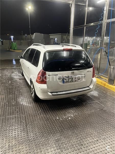 Usado Peugeot 307 90 CV (66 kW) 2003 Blanco Familiar