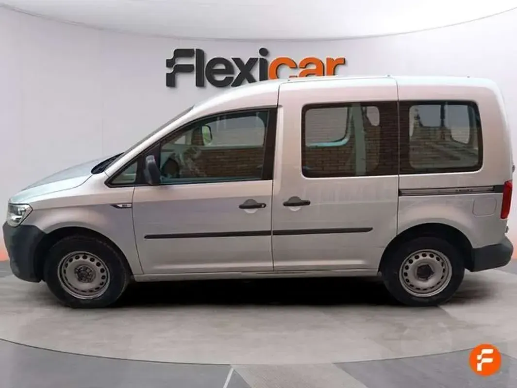 Usado VW Caddy Beach 102 CV (75 kW) 2019 Gris Monovolumen