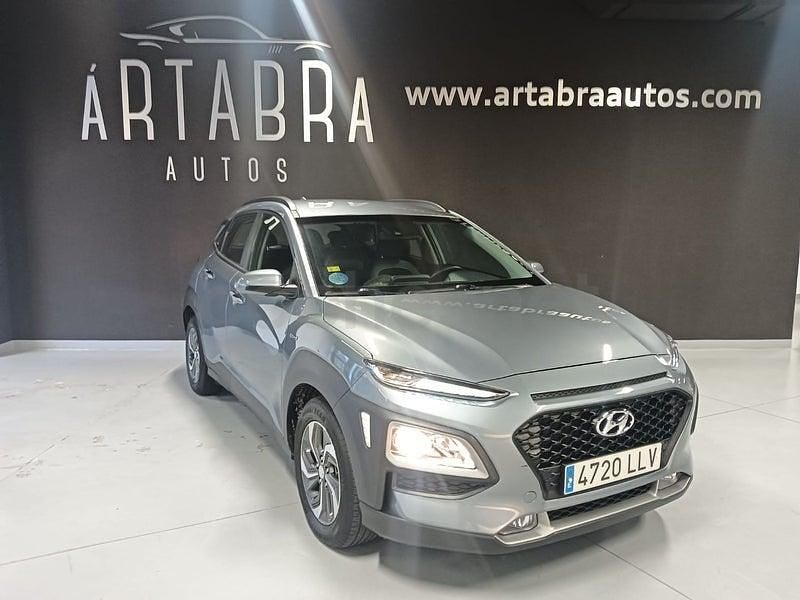 Usado Hyundai Kona 141 CV (103 kW) 2020 Gris / plata SUV