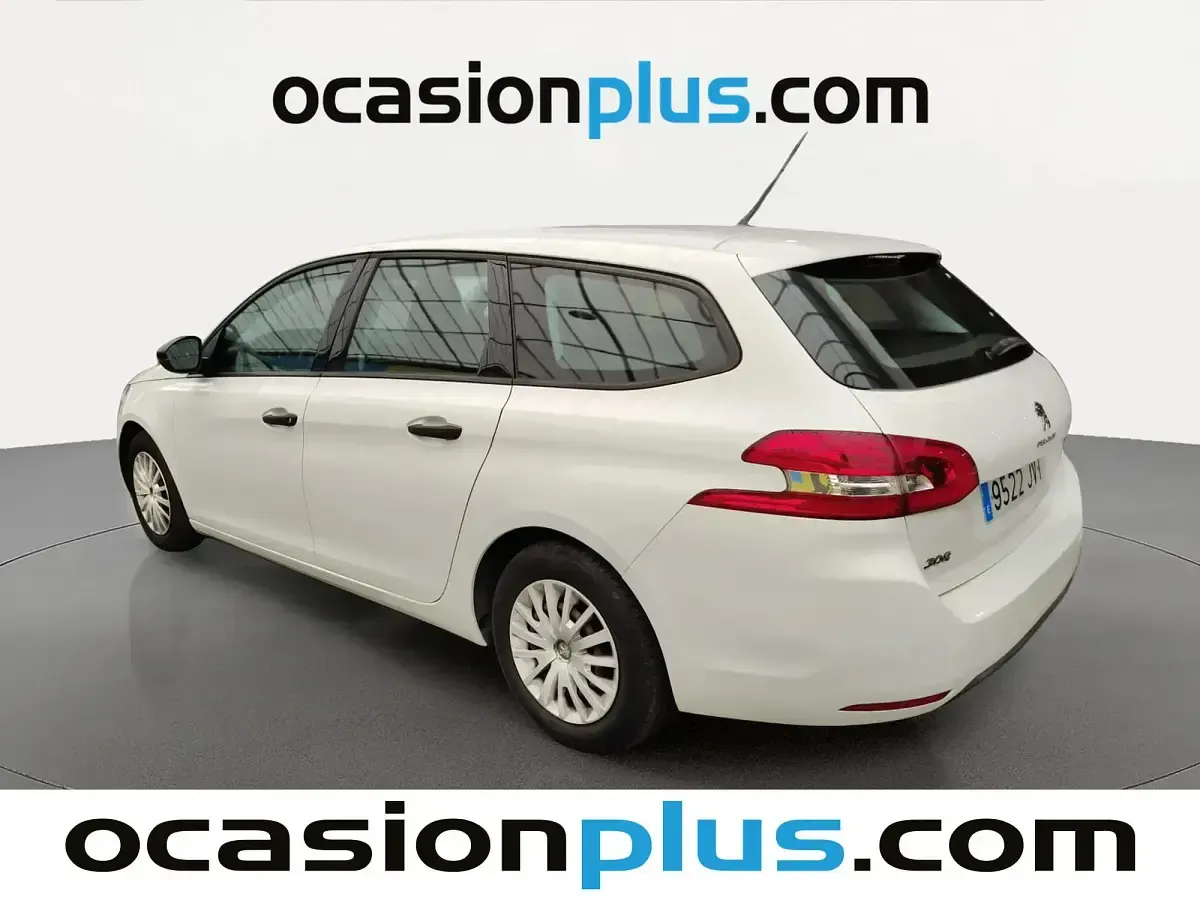 Usado Peugeot 308 Access 110 CV (80 kW) 2016 Blanco Familiar