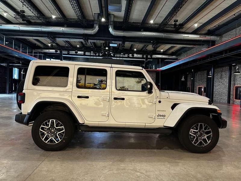 Usado Jeep Wrangler Unlimited Sahara 381 CV (280 kW) 2023 Blanco SUV