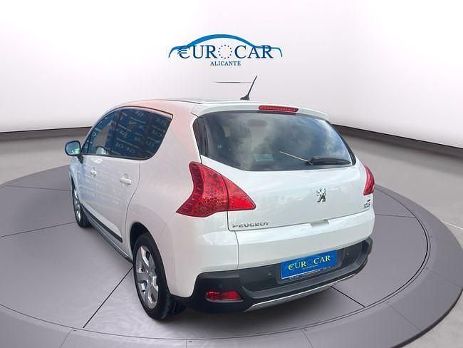 Usado Peugeot 3008 108 CV (79 kW) 2012 Blanco Berlina