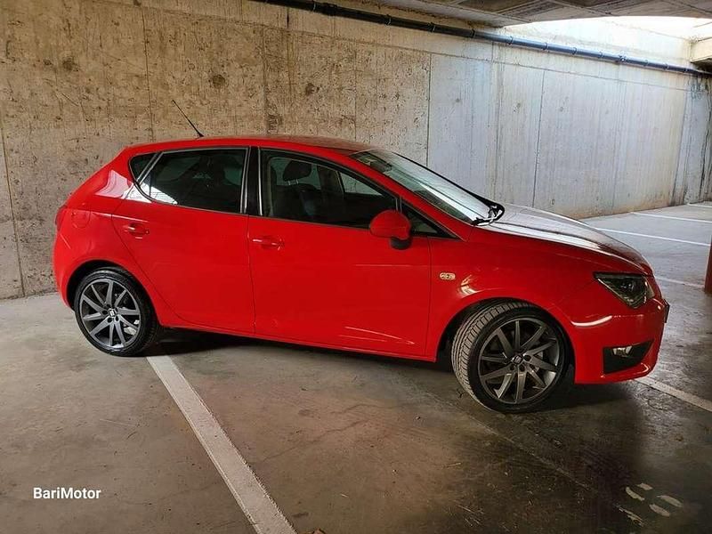 Usado Seat Ibiza FR 105 CV (77 kW) 2014 Rojo Utilitario