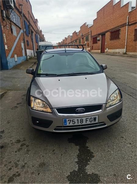 Azul Usado 2006 Ford Focus Trend Berlina | 2000 € (Precio justo) - Imagen 1/4