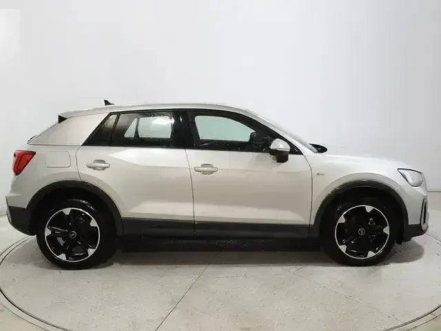 Usado Audi Q2 S-Line 116 CV (85 kW) 2025 Gris SUV