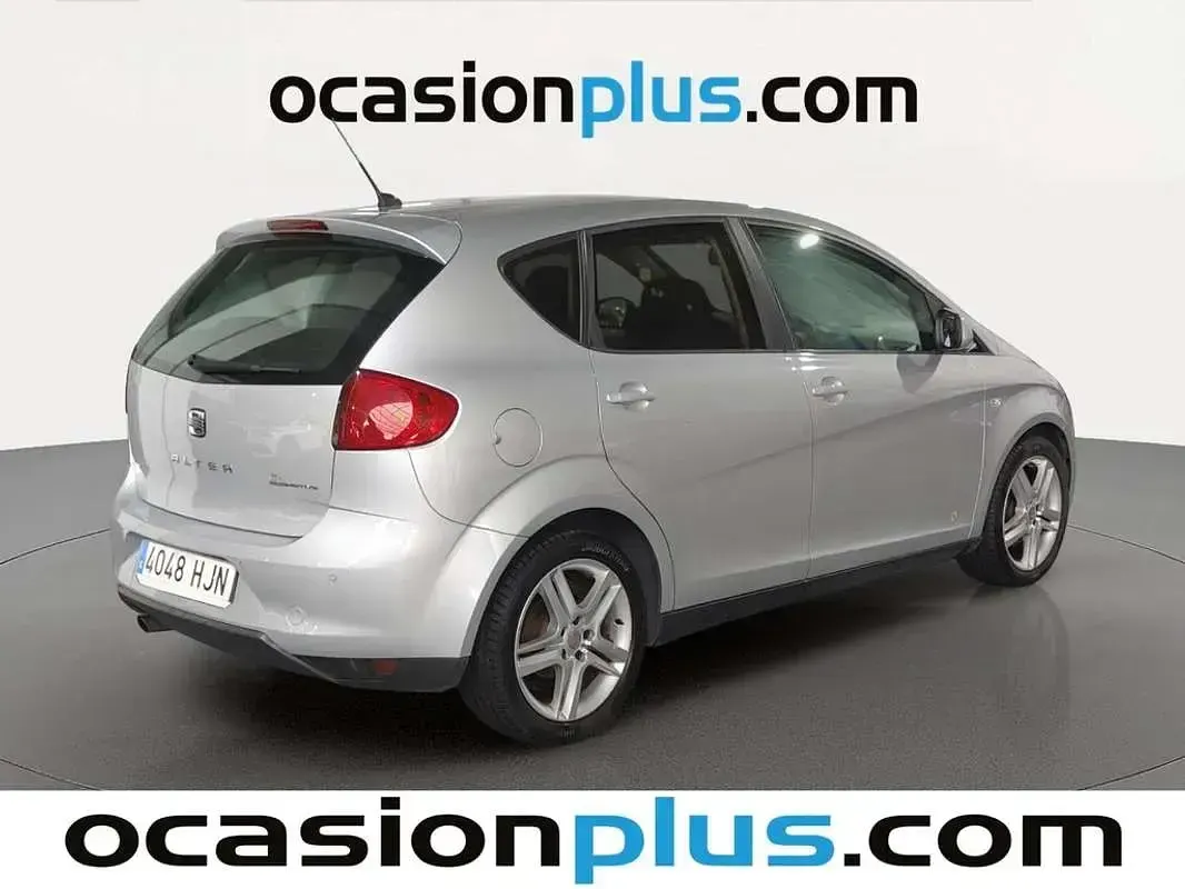 Usado Seat Altea Style 105 CV (77 kW) 2012 Gris Monovolumen