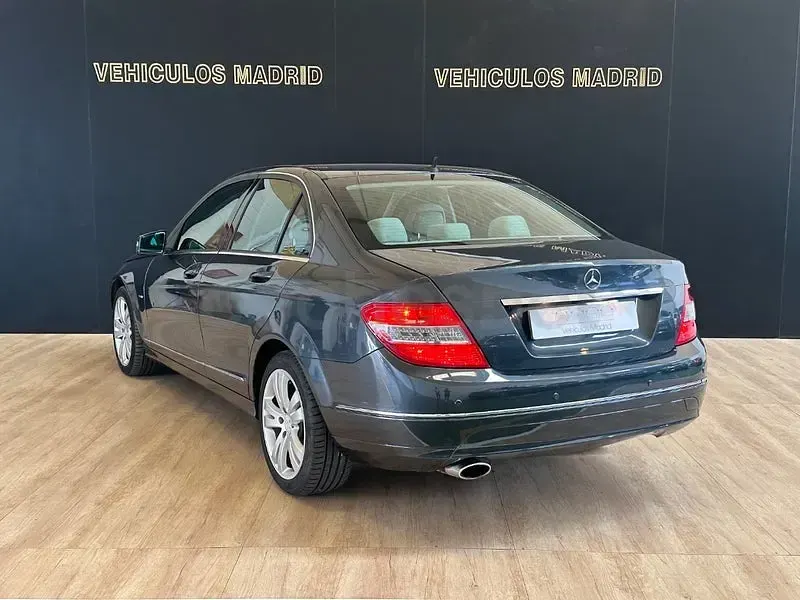 Usado Mercedes C220 Avantgarde 170 CV (125 kW) 2010 Gris / plata Berlina