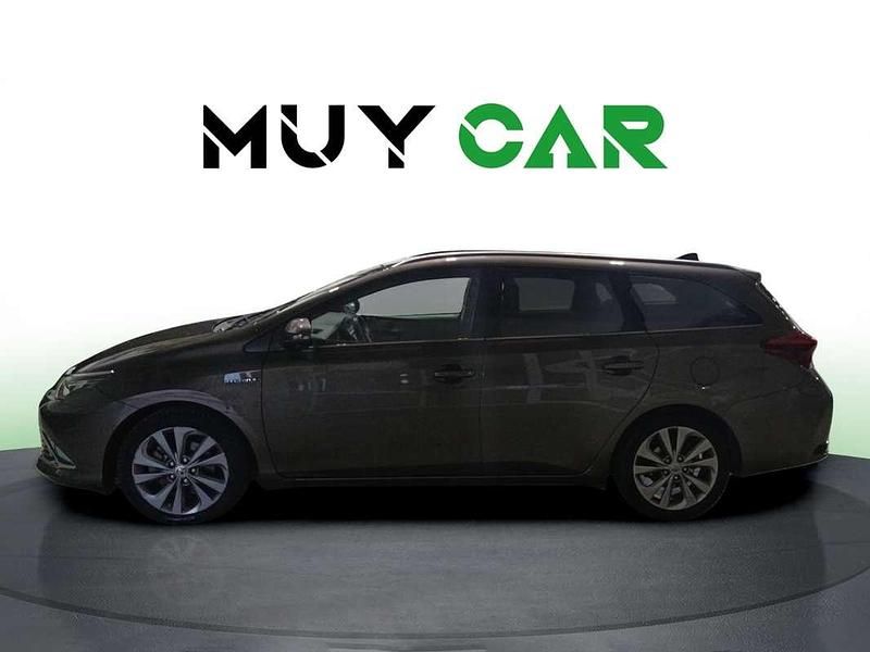 Usado Toyota Auris Touring Sports 136 CV (100 kW) 2018 Gris Familiar