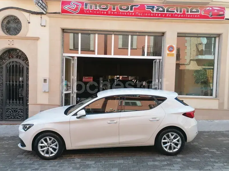 Usado Seat Leon Style 115 CV (84 kW) 2022 Blanco Berlina