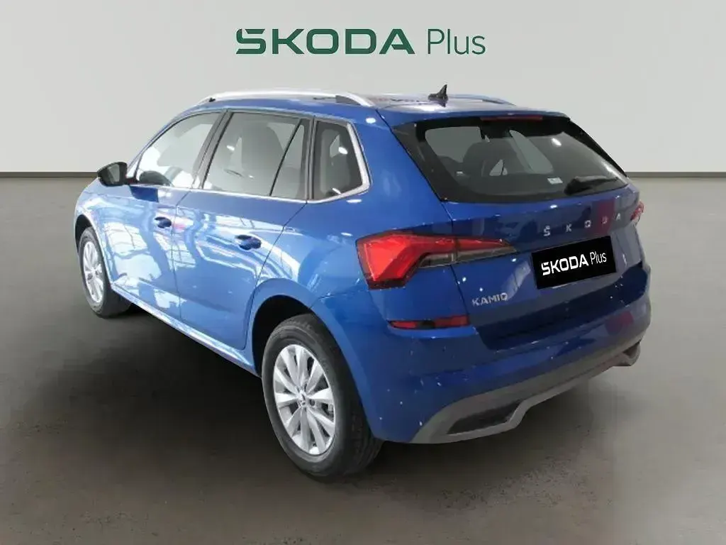 Usado Skoda Kamiq 110 CV (80 kW) 2022 Azul SUV
