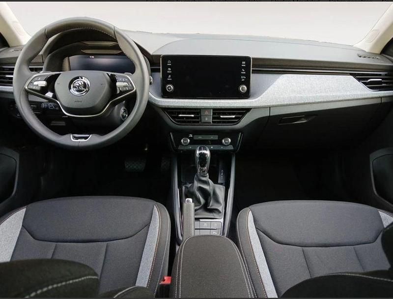 Usado Skoda Scala Selection 116 CV (85 kW) 2024 Azul Utilitario