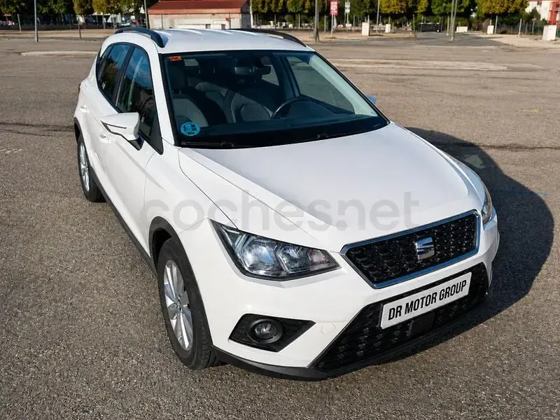 Usado Seat Arona Style 95 CV (69 kW) 2020 Blanco SUV
