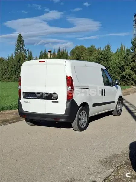 Usado Fiat Doblò Active 75 CV (55 kW) 2010 Blanco Monovolumen