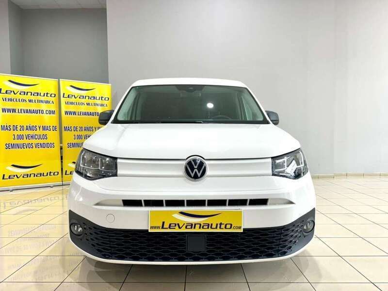 Usado VW Caddy 102 CV (75 kW) 2021 Blanco Monovolumen