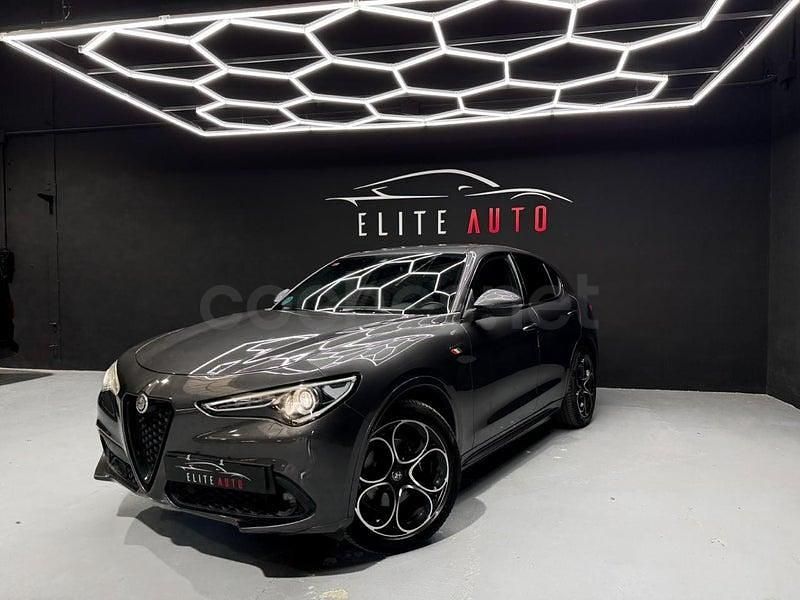 Usado Alfa Romeo Stelvio Ti 210 CV (154 kW) 2021 Gris / plata SUV