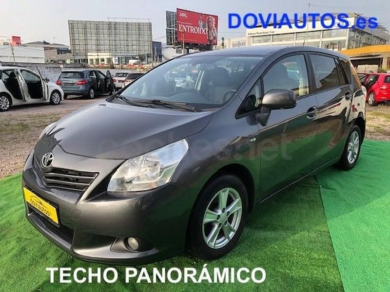 Usado Toyota Verso Active 126 CV (92 kW) 2009 Gris / plata Monovolumen
