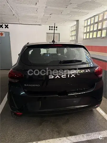Usado Dacia Sandero Essentiel 91 CV (66 kW) 2023 Negro Berlina