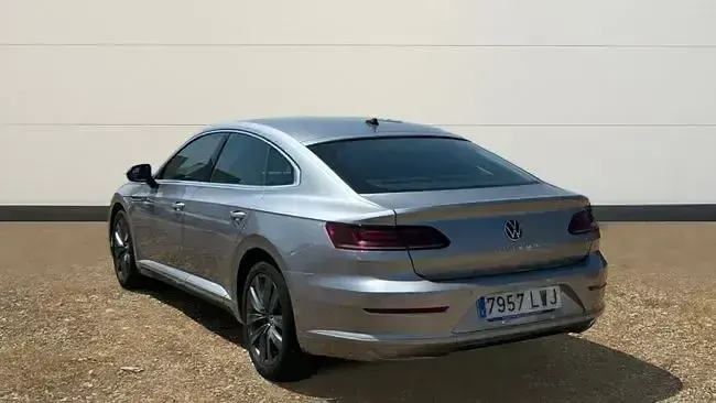 Usado VW Arteon 150 CV (110 kW) 2022 Gris Berlina