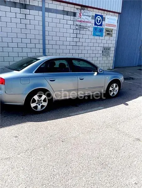 Usado Audi A4 140 CV (102 kW) 2006 Gris / plata Berlina