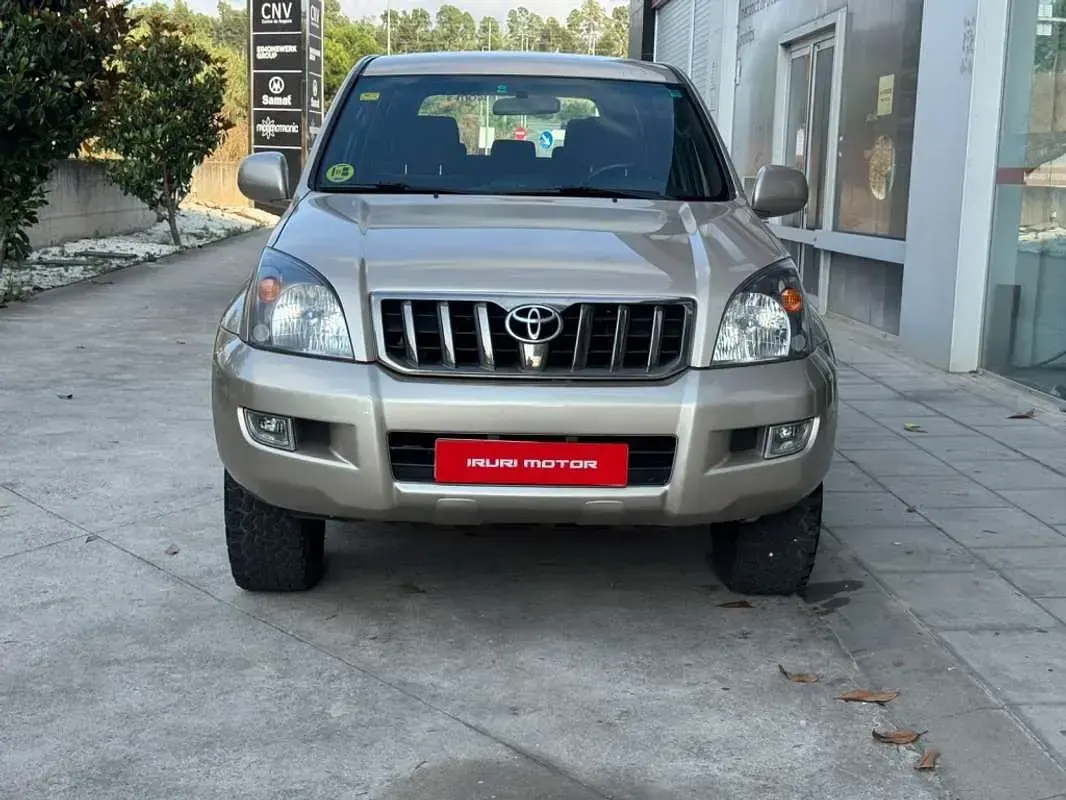 Usado Toyota Land Cruiser 173 CV (127 kW) 2007 Beige SUV