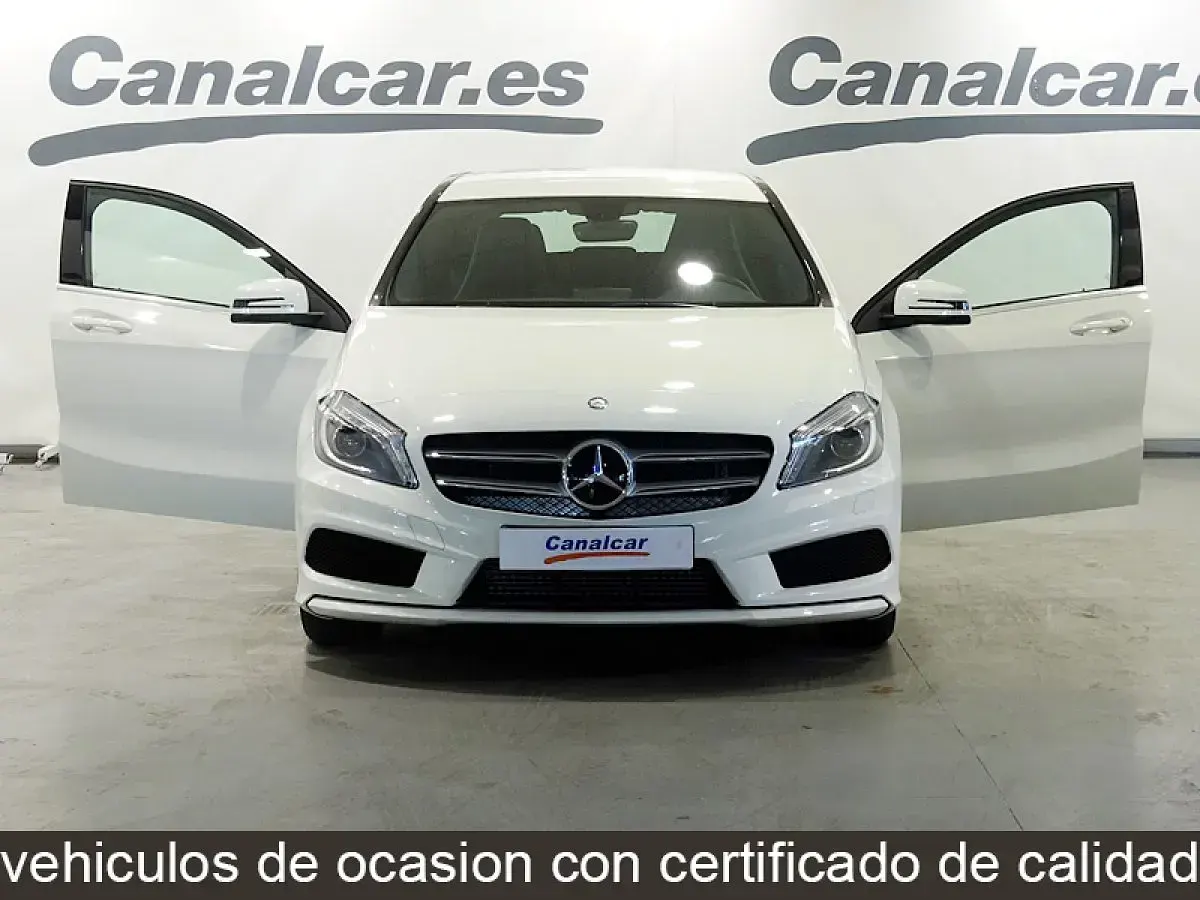 Usado Mercedes A180 Style 109 CV (80 kW) 2014 Blanco Berlina