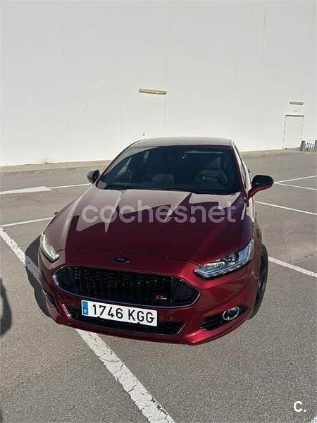Usado Ford Mondeo ST-Line 240 CV (176 kW) 2017 Granate Berlina