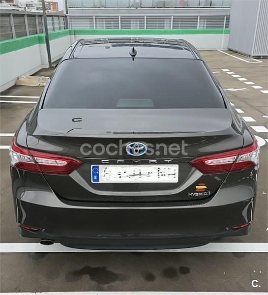 Usado Toyota Camry Luxury 218 CV (160 kW) 2021 Marrón Berlina