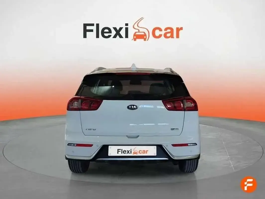 Usado Kia Niro 141 HP (103 kW) 2019 Branco SUV
